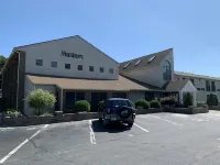 The Mariner Resort Cape Cod by the Red Collection - breakfast