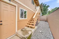 Modern Hilo Hideaway - Gated Yard Gazebo - Homestays