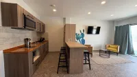 Bushiri's Long Life Building-2BD/1BA APT-Sleeps 4 - 2-نجوم