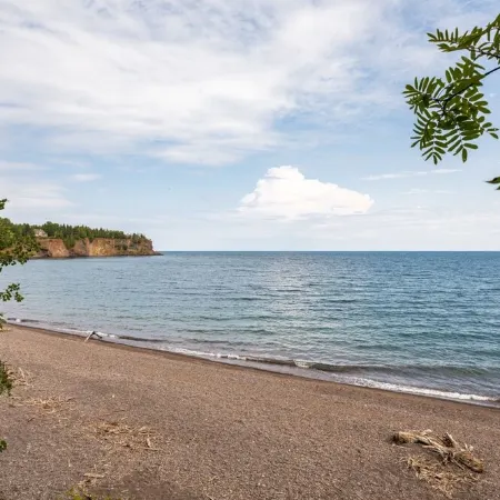 Lake Superior Luxury Log Home, Sauna, Waterfront, Amazing Views