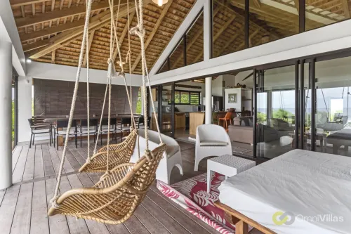 Seaside Paradise: 5BR Beachfront Haven in Moorea - 山景