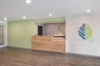 WoodSpring Suites Concord-Charlotte Speedway - Bathtub