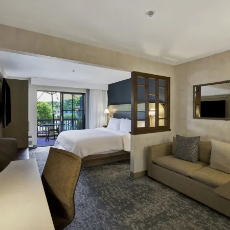 Holiday Inn Express & Suites CARPINTERIA by IHG
