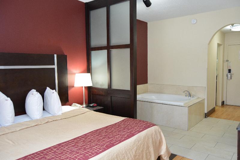 Red Roof Inn Plus+ & Suites Chattanooga - Downtown