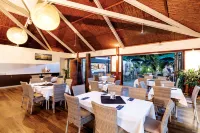 Oaks Cable Beach Resort - 4-Star
