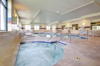 Hampton Inn & Suites Grafton - Pools