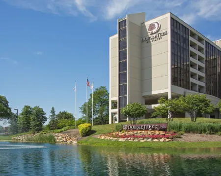DoubleTree by Hilton Chicago - Oak Brook Hotels in Oak Brook
