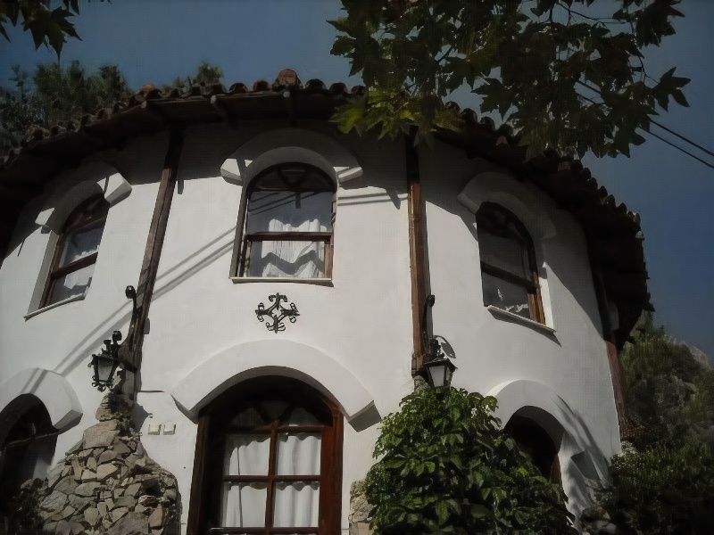 Porto Ceneviz Pension