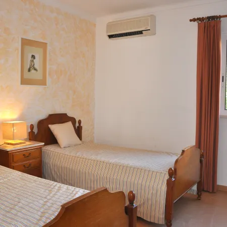 Stylish and Well-Equipped, Private Pool, Close to Amenities, Free AC and Wifi