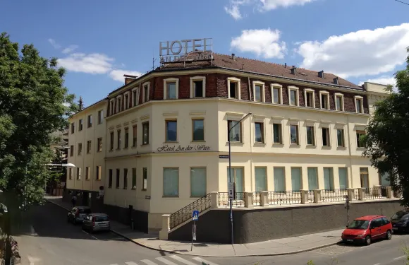 維也納河畔酒店