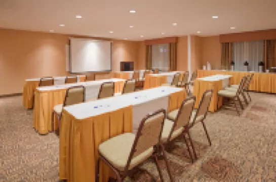 Holiday Inn Express & Suites LIVERMORE by IHG