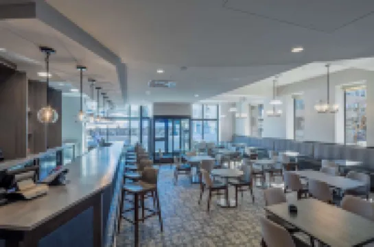 สคอลาร์ สเตท คอลเลจ, แทปเพสทรี คอลเลคชัน บาย ฮิลตัน โรงแรมในสเตทคอลเลจ