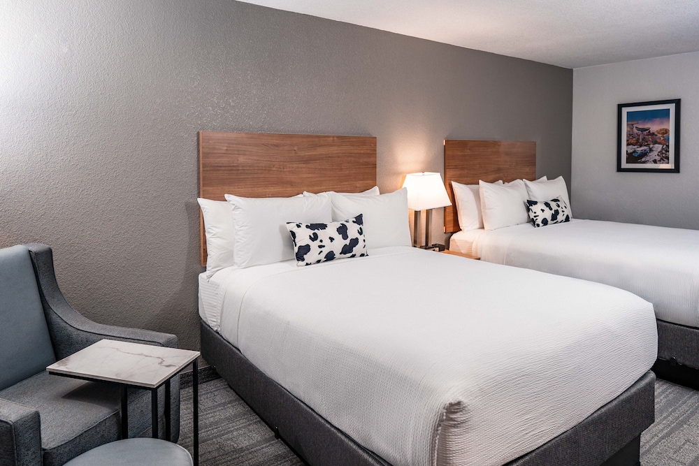 Days Inn & Suites by Wyndham Golden/Denver West