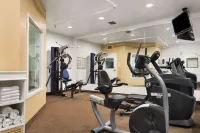 Days Inn by Wyndham Saskatoon - Gym