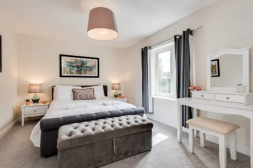 Modern 2 Bedroom Apartment in Popular Jericho !!!