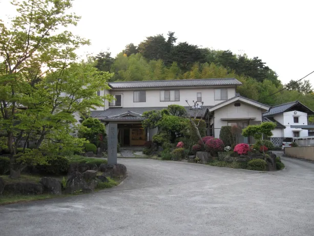 穴山温泉　能見荘　旅館