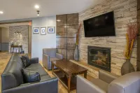 Devonian Hotel and Suites Hotels in Fox Creek