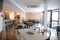 Hotel Queens - Adults Only