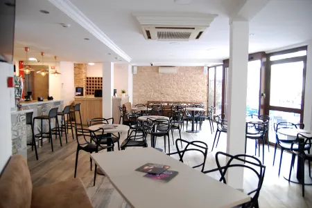 Hotel Queens - Adults Only