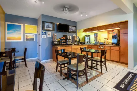 Days Inn by Wyndham Alamogordo/White Sands Отели рядом с достопримечательностью «Парк Вашингтон»