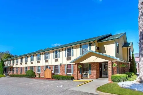 Super 8 Lee/Berkshires/Outlet Area - 2-Star