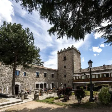 Parador de Avila Отели рядом с достопримечательностью «City Hall»