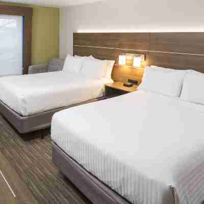 Holiday Inn Express & Suites White River Junction Rooms
