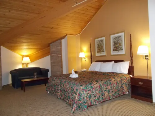 Royalton Inn and Suites, Wilmington,Ohio Hotels in Liberty Township