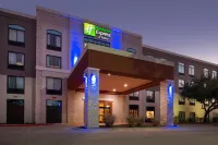 Holiday Inn Express & Suites Austin North Central Hotel a Austin