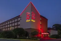 Red Roof Plus+ Boston - Woburn/ Burlington Hotels in Wakefield