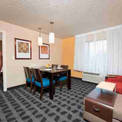 TownePlace Suites Kalamazoo Rooms