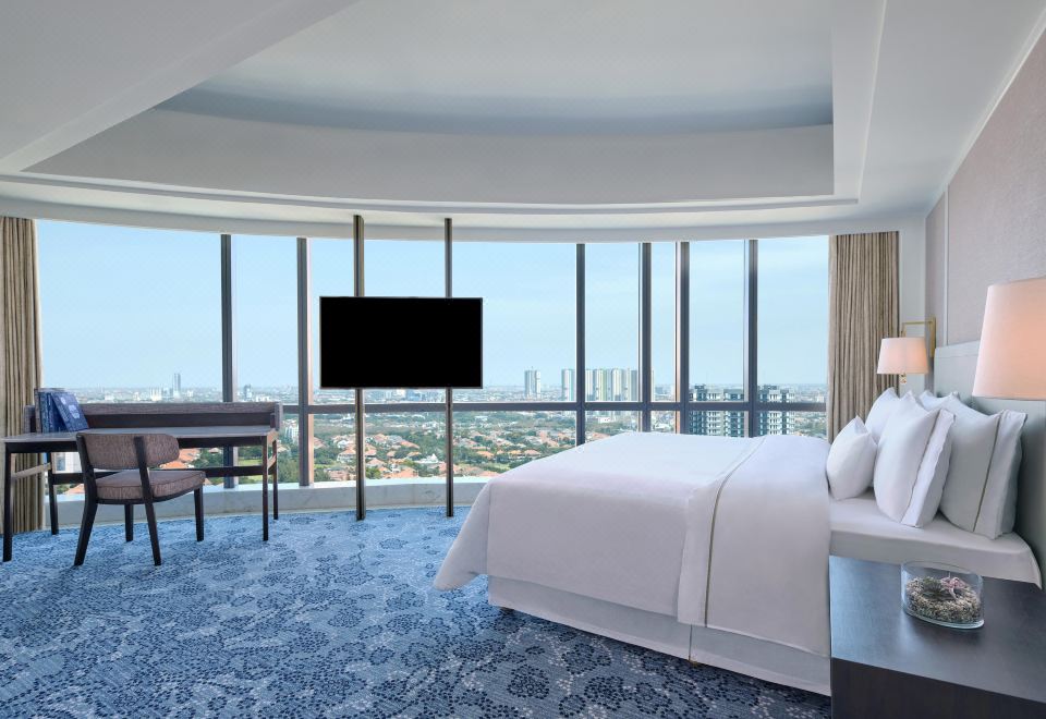 더 웨스틴 수라바야의 웅장하고 높은 호텔 로비 이미지