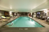 Holiday Inn Express & Suites CLINTON by IHG - Pool