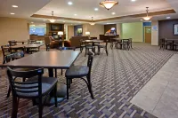 Holiday Inn Express DEVILS LAKE by IHG - breakfast