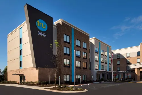 Tru by Hilton Murfreesboro - Pools