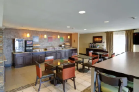 Comfort Inn & Suites