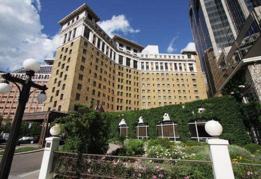 더 세인트 폴 호텔의 럭셔리한 외관