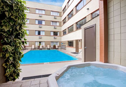 트래블로지 바이 윈덤 시애틀 바이 더 스페이스 니들 썸네일