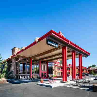 米蘇拉紅獅套房酒店 Hotel Exterior