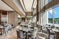 Taj Lakefront Bhopal - breakfast