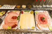 Leonardo Hotel Munich City North - breakfast