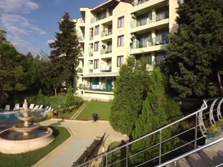 Silver Hotel Отели в г. Голден-Сэндс