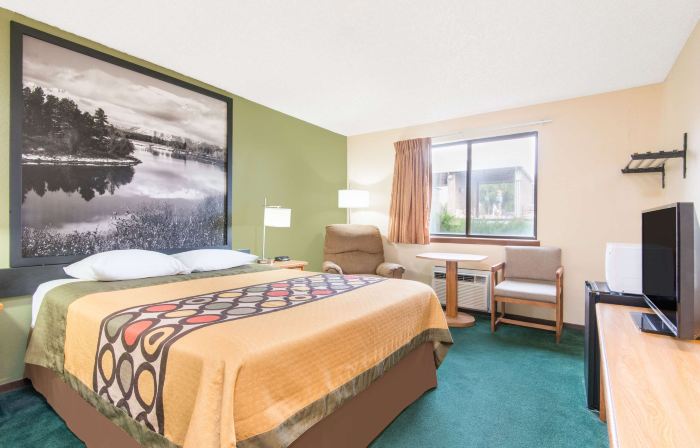 Super 8 by Wyndham Buffalo