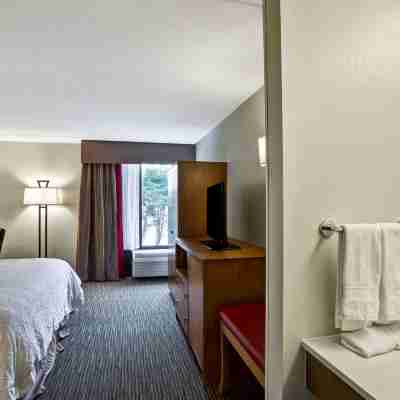 Hampton Inn Norfolk-Naval Base Rooms