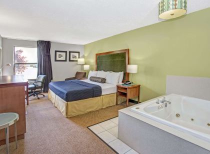 Days Inn by Wyndham Lake Bluff/Great Lakes Naval Base