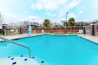 La Quinta Inn & Suites by Wyndham Cleburne