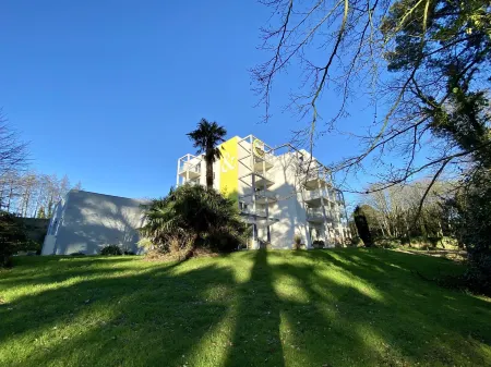 B&B Hotel Brest Port du Moulin Blanc Отели в г. Ландевеннек