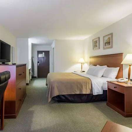 Baymont by Wyndham Omaha SW