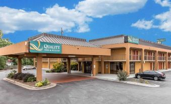 Clarion Pointe Statesville - Housity
