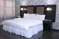 Aliz Ambruz Hotel